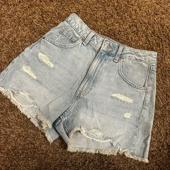 H&M shorts - Picture 1 of 3